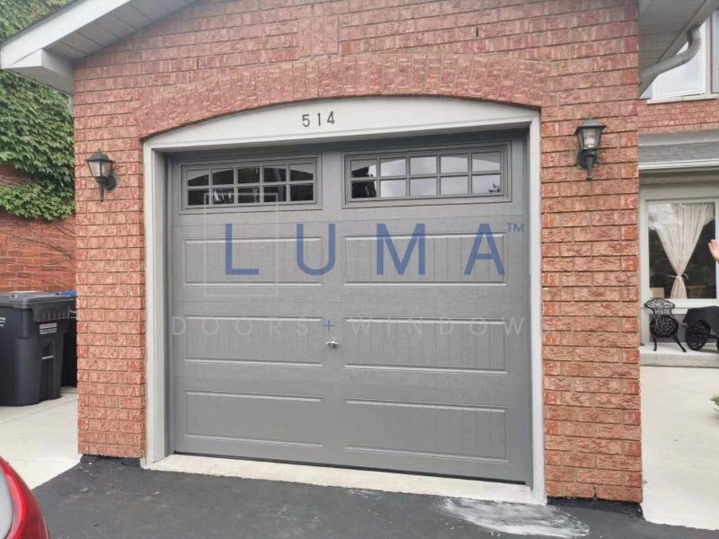 Luma light grey garage door